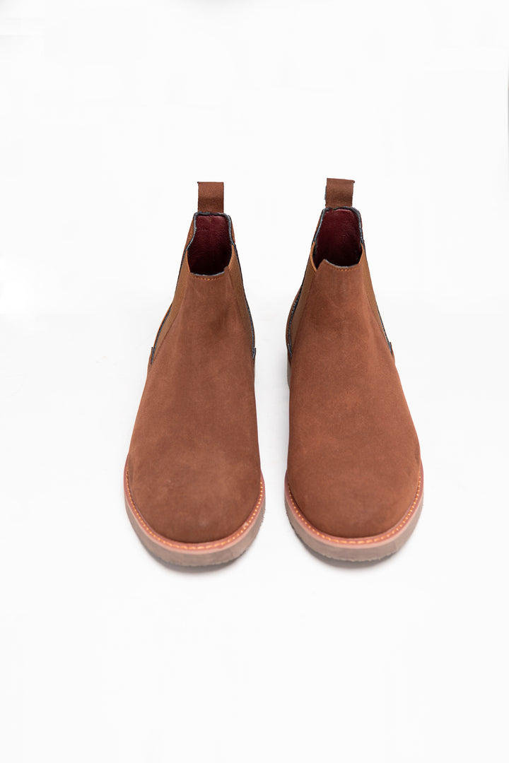 CLASSIC BROWN CHELSEA BOOTS