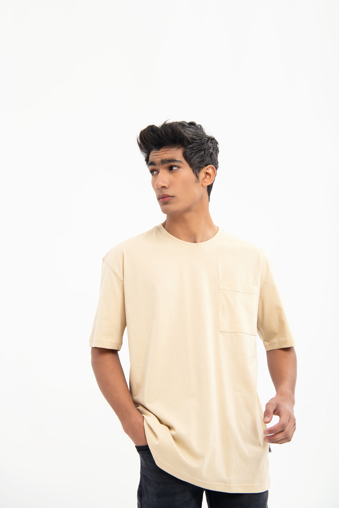 DROP SHOULDER T-SHIRT WITH PATCH POCKET – By The Way